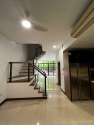 Holland Link (D10), Terrace #472830321